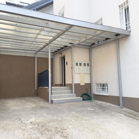 סראייבו Luxurious And Cosy Brick Apartment - Free Private Parking מראה חיצוני תמונה