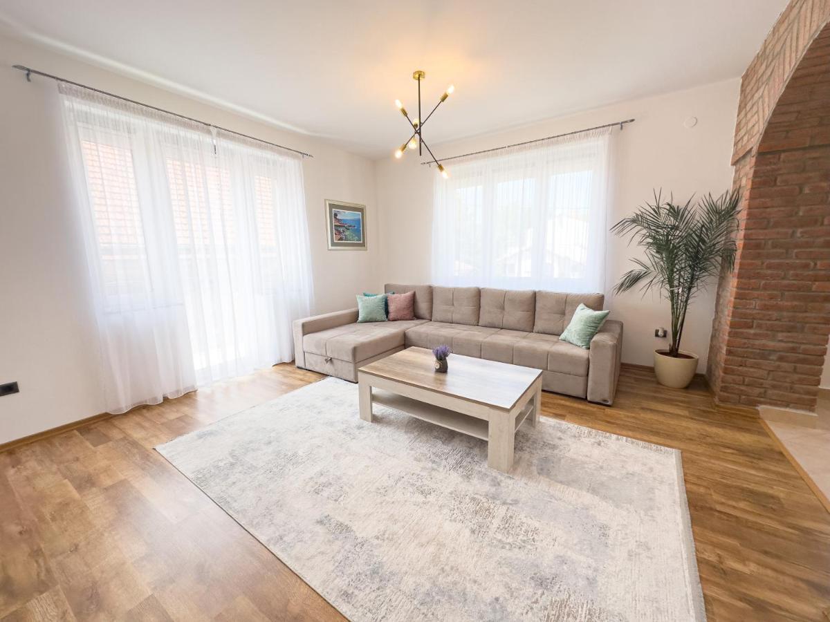 סראייבו Luxurious And Cosy Brick Apartment - Free Private Parking מראה חיצוני תמונה