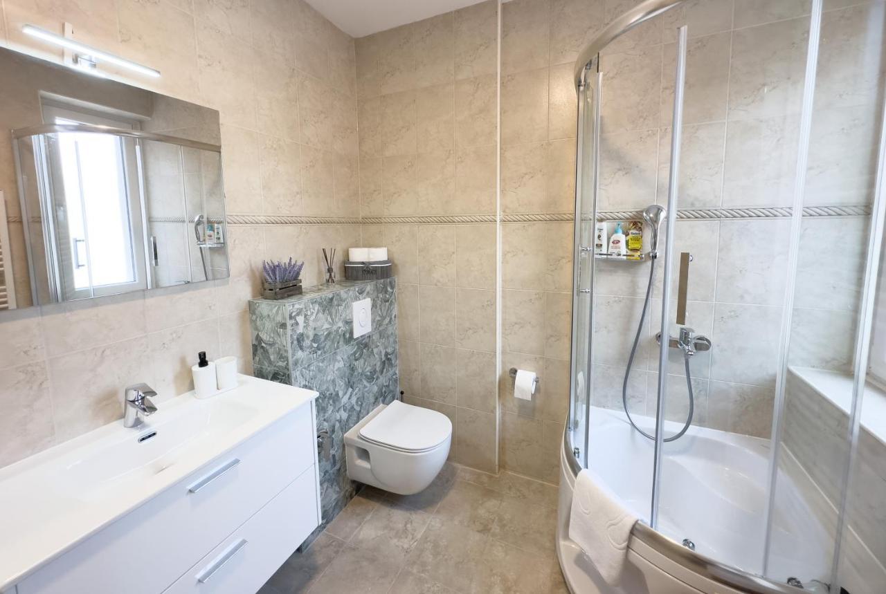 סראייבו Luxurious And Cosy Brick Apartment - Free Private Parking מראה חיצוני תמונה