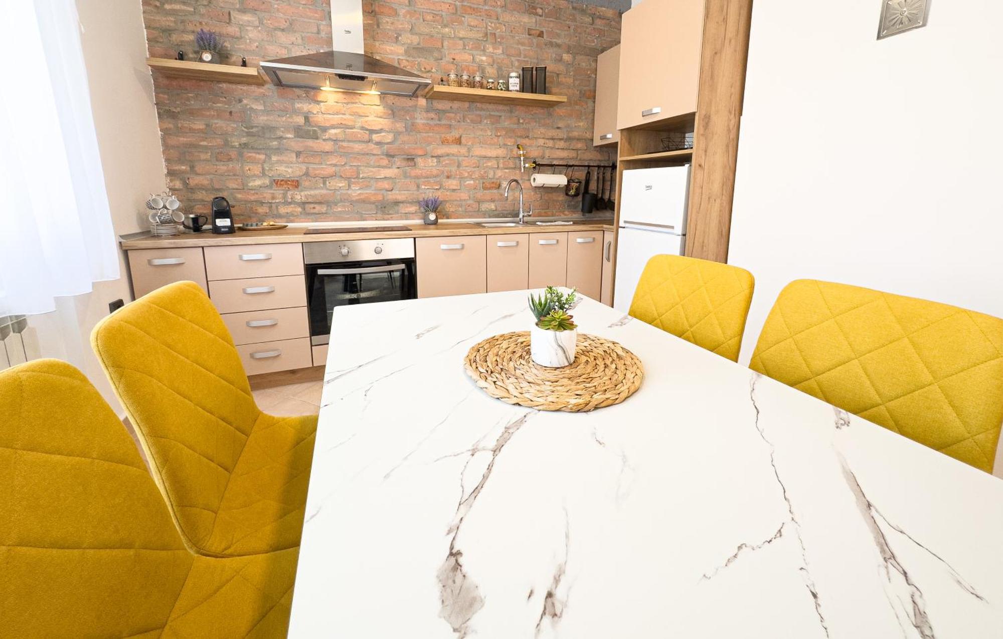 סראייבו Luxurious And Cosy Brick Apartment - Free Private Parking מראה חיצוני תמונה